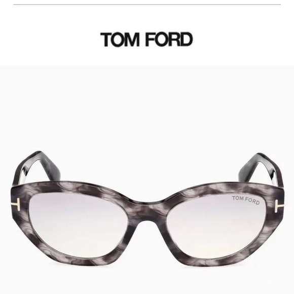 Tom Ford Penny Sunglasses
New without tags - Picture 1 of 5
